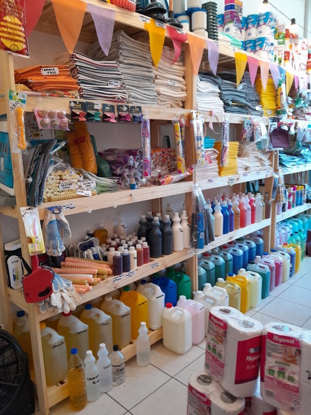 Interior del local Química CARBI